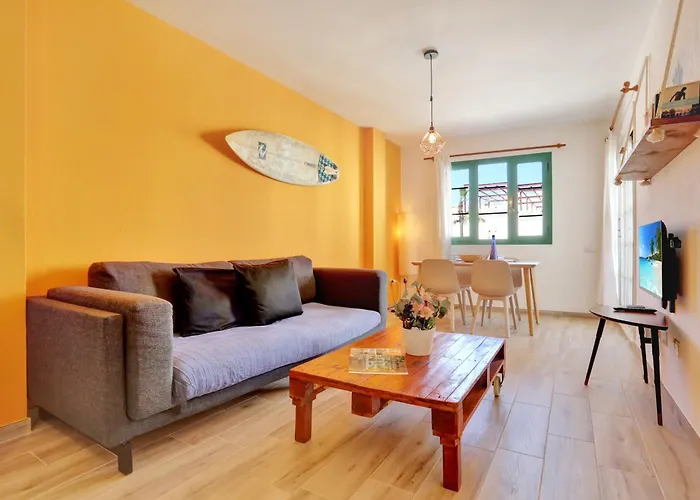 New! Ideal Flat For Groups To Work Or Surf