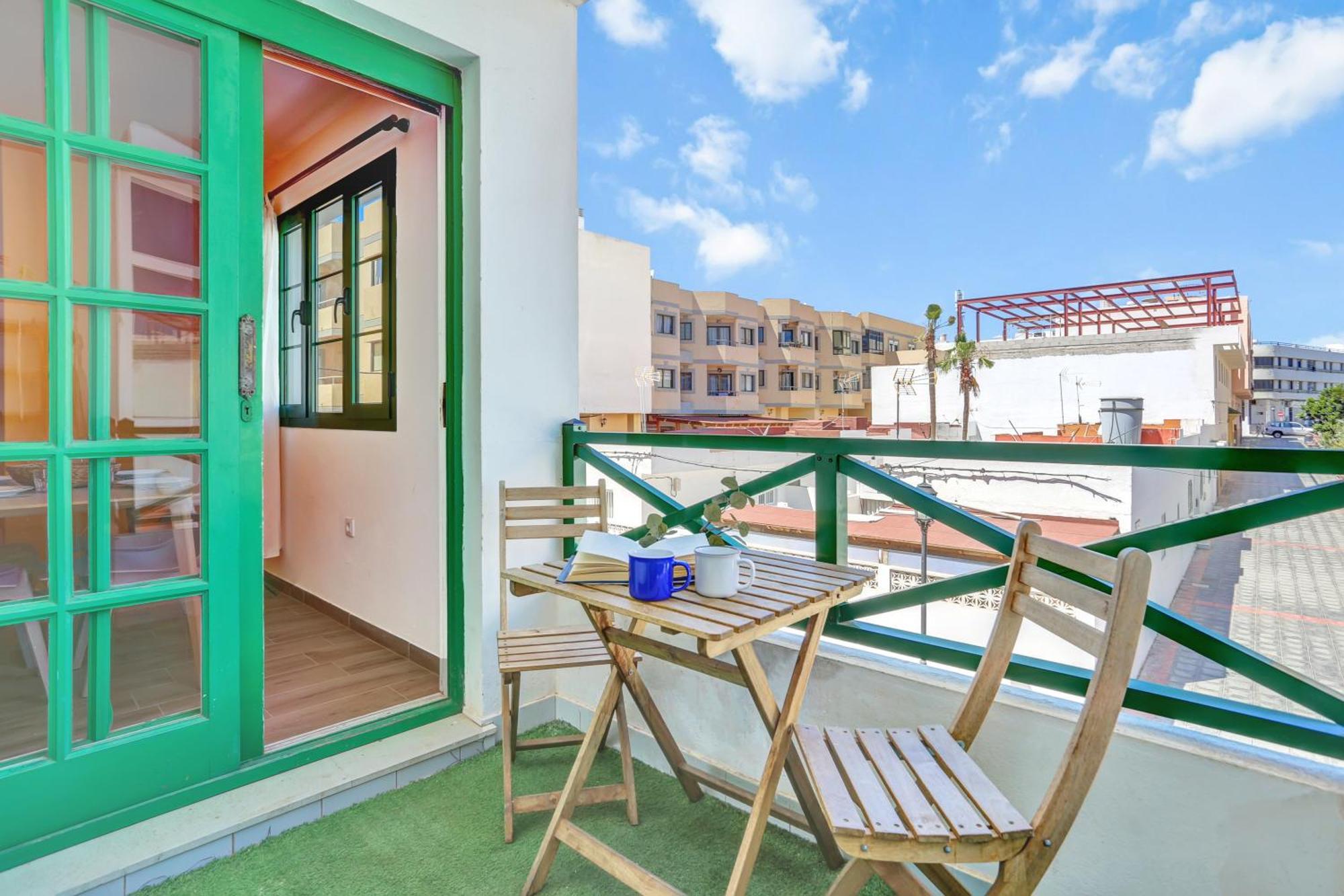 New! Ideal Flat For Groups To Work Or Surf *